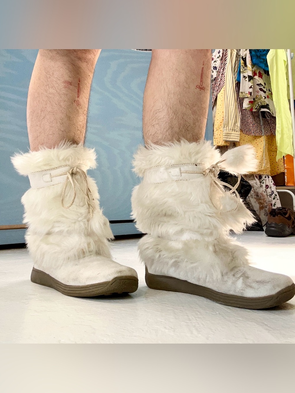 Vintage Y2K Union Bay White faux fur Eskimo boots with lace up detail